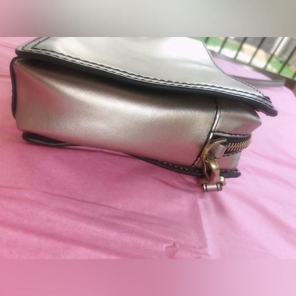 Fossil Chrome Key Crossbody Purse - Picture 11 of 11